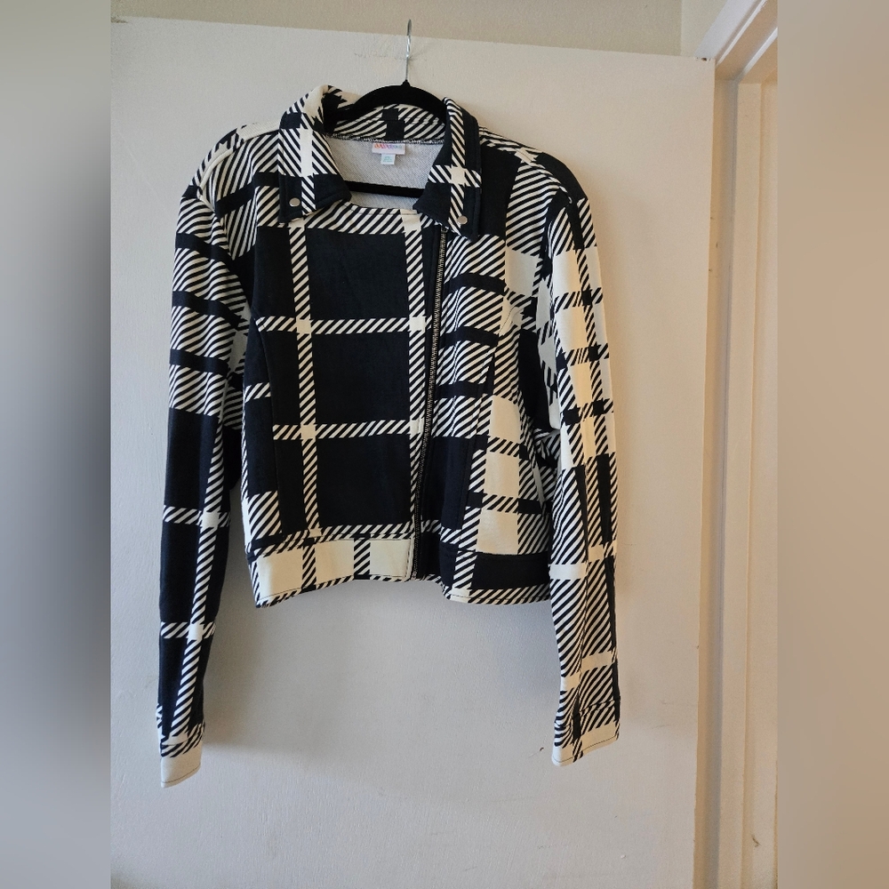 Lularoe Black & White Plaid Presley Off-Set Angle Zip Jacket